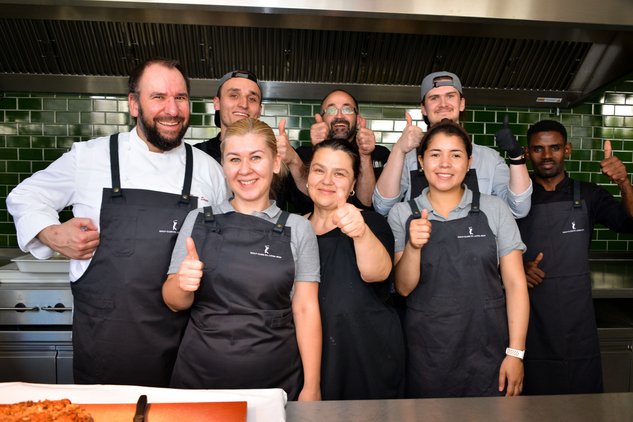 Gruppenfoto Küchencrew - Jobs in der Gastronomie