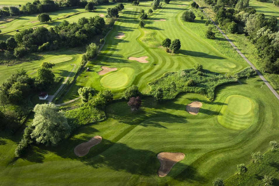 Luftaufnahme Golfplatz - Kurzplatz in St. Leon-Rot
